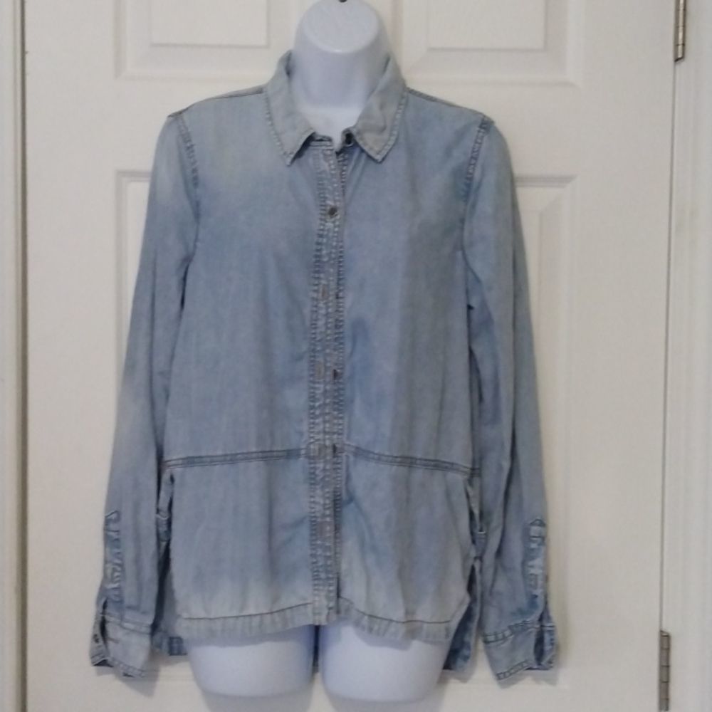 Holding Horses size 8 Lt. Blue Shirt